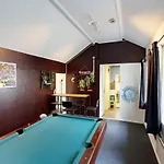 شباب مبيت وإفطار هاردانجر *